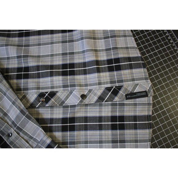 Amp Lify  /Long sleeved button up/ (Size M) Gray/Black - Picture 15 of 15